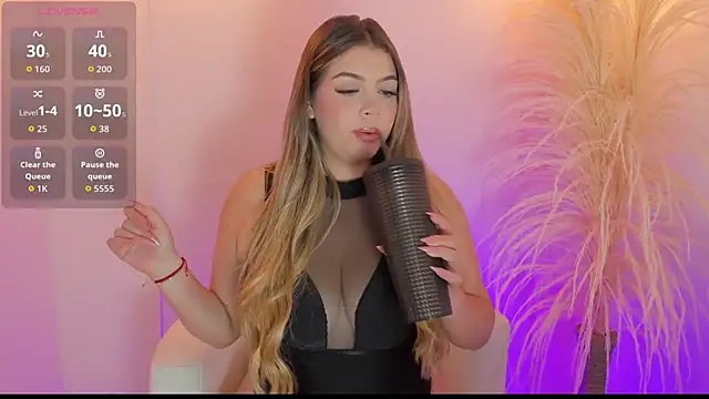 thaliafox  online show from 24, 9, 2025