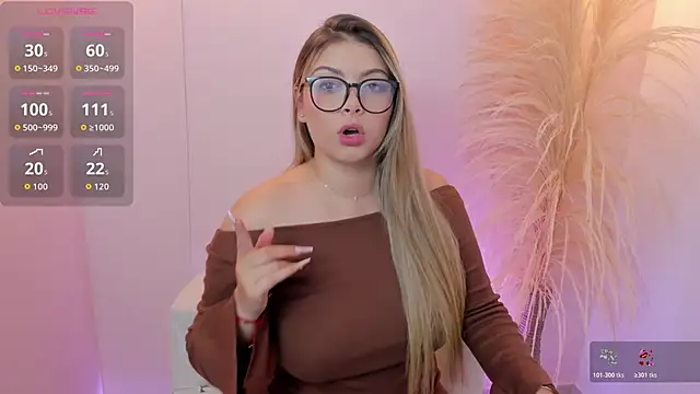Snapshot of thaliafox_ chatting on 30, 4, 2026 thaliafox online show from 30, 4, 2026