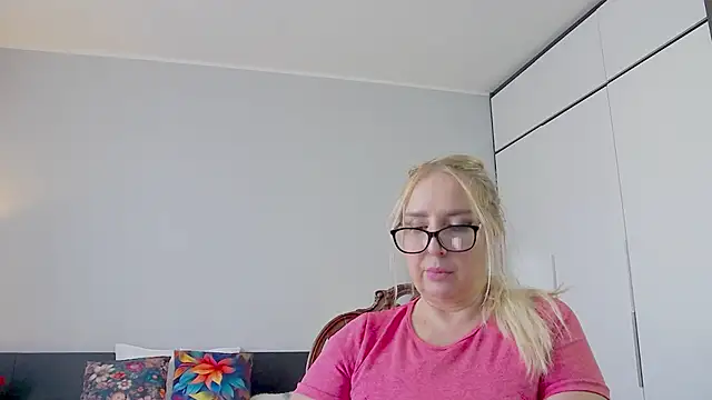 Snapshot of MariaRichi_ chatting on 20, 2, 2025 MariaRichi  online show from 20, 2, 2025