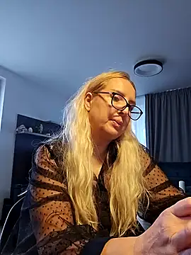 Snapshot of MariaRichi_ chatting on 26, 2, 2025 MariaRichi  online show from 26, 2, 2025