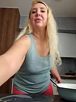 Snapshot of MariaRichi_ chatting on 19, 3, 2025 MariaRichi  online show from 19, 3, 2025