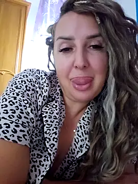 Snapshot of MariaRichi_ chatting on 10, 9, 2025 MariaRichi  online show from 10, 9, 2025