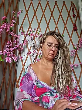 Snapshot of MariaRichi_ chatting on 23, 9, 2025 MariaRichi  online show from 23, 9, 2025