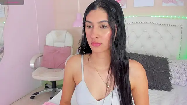 Ashley Evans18 online show from 4, 1, 2025