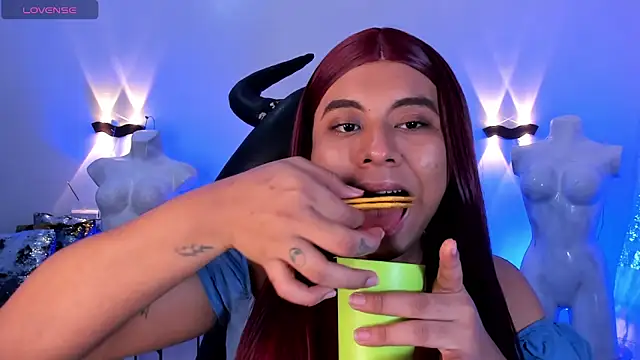 Snapshot of Emili_Roux chatting on 12, 3, 2026 Emili Roux online show from 12, 3, 2026