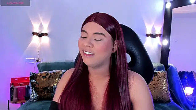 Snapshot of Emili_Roux chatting on 2, 4, 2026 Emili Roux online show from 2, 4, 2026