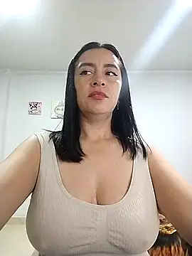 Snapshot of hailey85 chatting on 22, 12, 2025 hailey85 online show from 22, 12, 2025