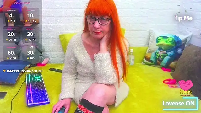 Snapshot of RedHousewife chatting on 30, 4, 2026 RedHousewife online show from 30, 4, 2026