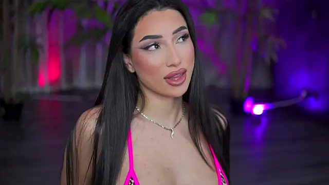 Snapshot of GinaValentinna chatting on 30, 10, 2025 GinaValentinna online show from 30, 10, 2025