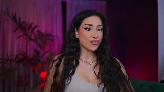 Snapshot of GinaValentinna chatting on 26, 11, 2025 GinaValentinna online show from 26, 11, 2025