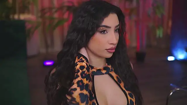 Snapshot of GinaValentinna chatting on 5, 1, 2026 GinaValentinna online show from 5, 1, 2026