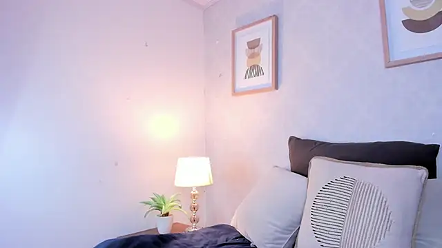 Caroline dh online show from 17, 12, 2025