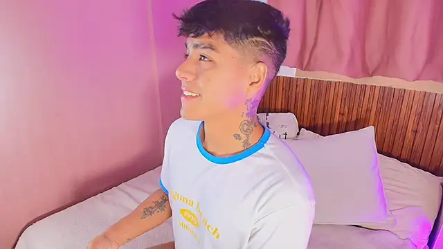 kiing azahell online show from 11, 3, 2026