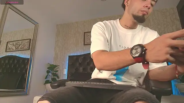 Snapshot of MattDevon chatting on 8, 2, 2026 MattDevon online show from 8, 2, 2026