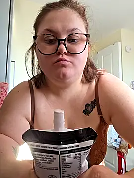 Snapshot of Tallulah-mae-xoxox chatting on 19, 4, 2026 Tallulah-mae-xoxox online show from 19, 4, 2026