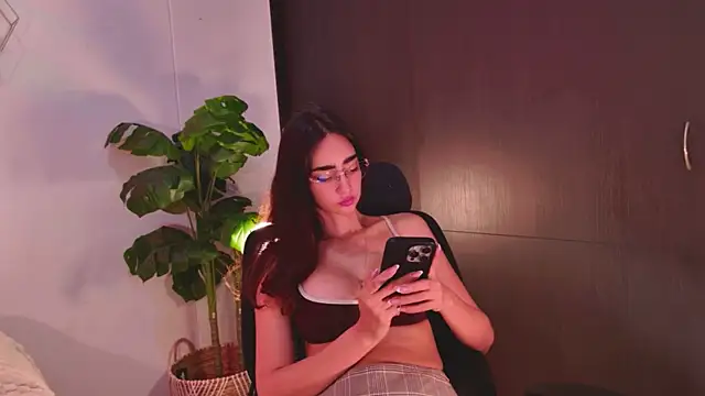 Scarlett grand online show from 28, 6, 2026