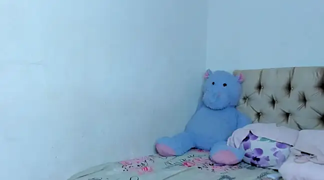 Snapshot of StassieBell chatting on 2, 2, 2025 StassieBell online show from 2, 2, 2025