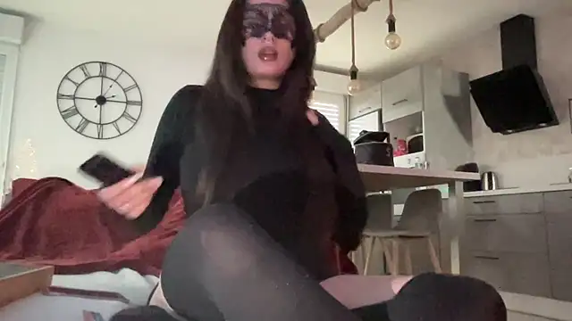 Snapshot of DominaCat75 chatting on 19, 12, 2024 DominaCat75 online show from 19, 12, 2024