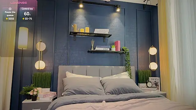 Lella Ryann  online show from 6, 3, 2025