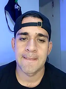 Snapshot of CRISTHIAN_GREY01 chatting on 14, 1, 2025 CRISTHIAN GREY01 online show from 14, 1, 2025