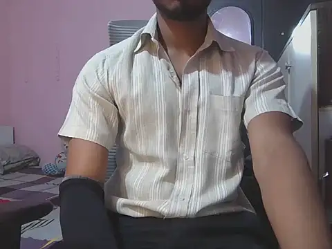 KissesBoyAD online show from 28, 9, 2025