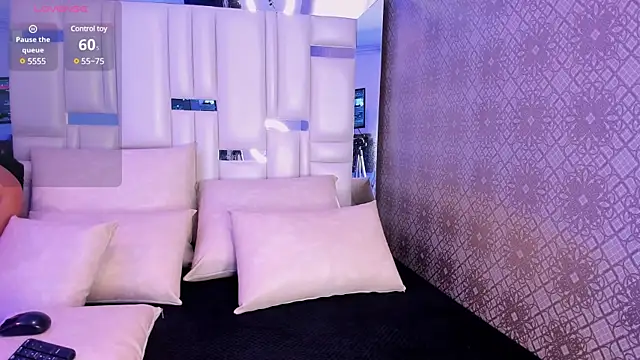 Snapshot of Valery_Foxx_ chatting on 18, 12, 2024 Valery Foxx online show from 18, 12, 2024