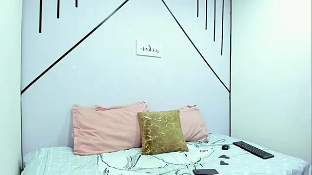 Snapshot of LisaWhite_ chatting on 7, 11, 2025 LisaWhite online show from 7, 11, 2025