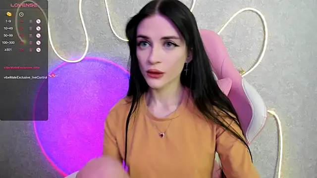 Snapshot of Molly_Crystall chatting on 18, 5, 2026 Molly Crystall online show from 18, 5, 2026