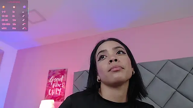 SaraSchmitt online show from 18, 3, 2025