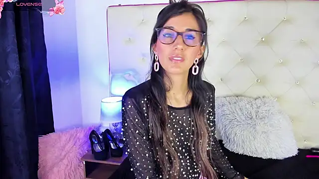  jade white  online show from 14, 3, 2025