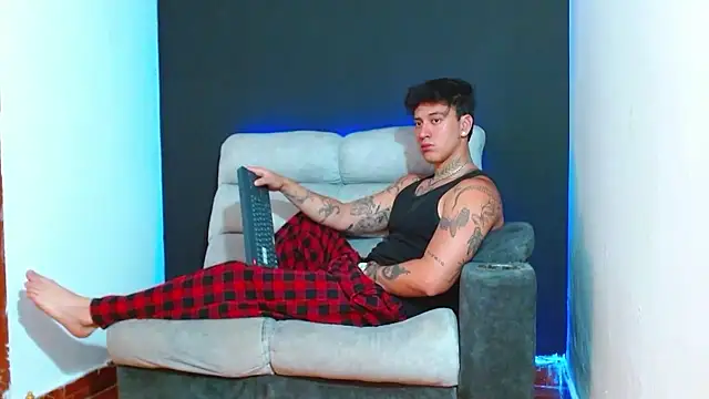 JUSTIN FULLER1 online show from 12, 1, 2026