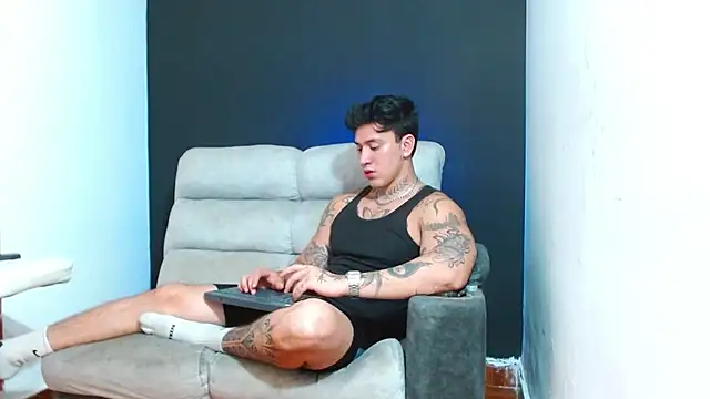 JUSTIN FULLER1 online show from 17, 7, 2026