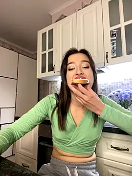 Snapshot of eva_and_adam1 chatting on 28, 9, 2025 eva and adam1 online show from 28, 9, 2025