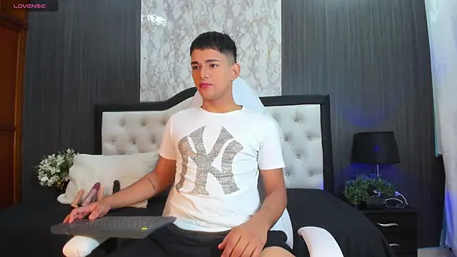 Snapshot of ander_deimond_ chatting on 3, 1, 2025 ander deimond  online show from 3, 1, 2025