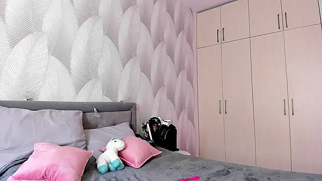 Snapshot of Bambiii_bby chatting on 5, 2, 2025 Bambiii bby online show from 5, 2, 2025