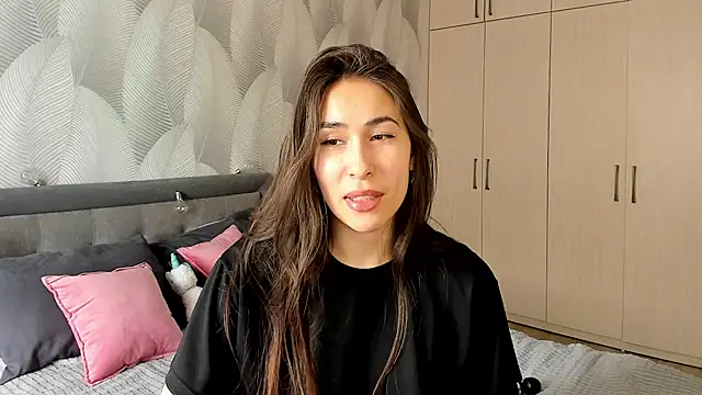 Snapshot of Bambiii_bby chatting on 4, 3, 2025 Bambiii bby online show from 4, 3, 2025