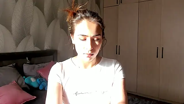 Snapshot of Bambiii_bby chatting on 20, 9, 2025 Bambiii bby online show from 20, 9, 2025