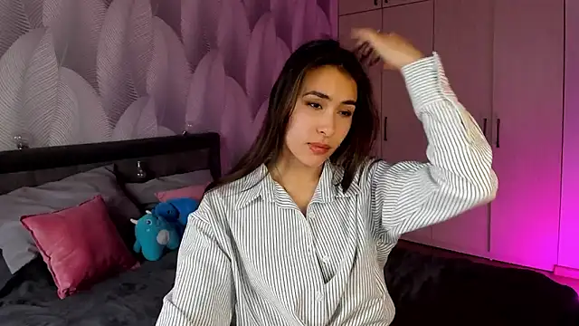 Snapshot of Bambiii_bby chatting on 26, 10, 2025 Bambiii bby online show from 26, 10, 2025