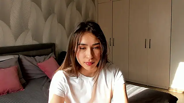 Bambiii bby online show from 3, 4, 2026