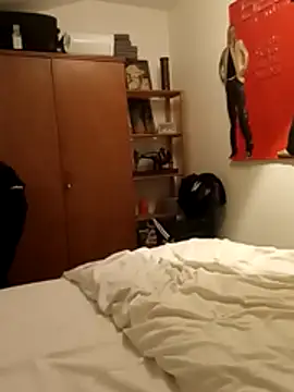 Snapshot of crems77 chatting on 8, 1, 2026 crems77 online show from 8, 1, 2026