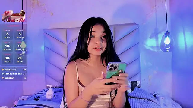 Snapshot of AuroraFiore chatting on 8, 2, 2025 AuroraFiore online show from 8, 2, 2025
