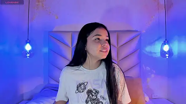 Snapshot of AuroraFiore chatting on 20, 2, 2025 AuroraFiore online show from 20, 2, 2025