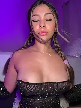 tuckersabrina online show from 1, 3, 2025