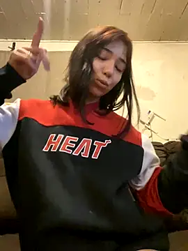 kittyprettybby online show from 4, 10, 2025