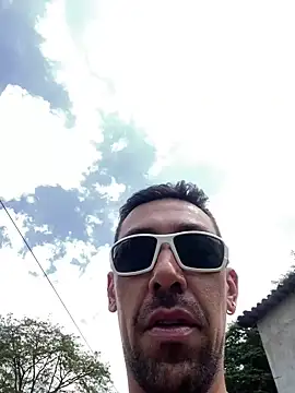 Snapshot of dantedesirexx chatting on 3, 3, 2025 dantedesirexx online show from 3, 3, 2025