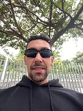 Snapshot of dantedesirexx chatting on 27, 9, 2025 dantedesirexx online show from 27, 9, 2025