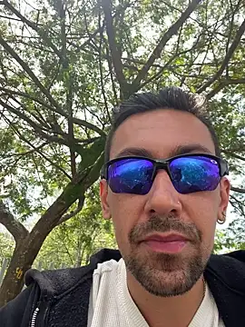 Snapshot of dantedesirexx chatting on 2, 10, 2025 dantedesirexx online show from 2, 10, 2025