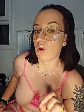 lindsay 33off online show from 15, 2, 2026