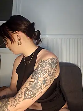 lindsay 33off online show from 3, 3, 2026