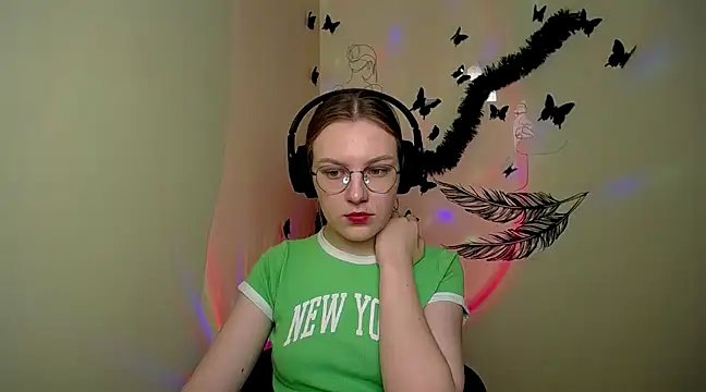 Snapshot of _AlMamiyy_ chatting on 4, 2, 2025  AlMamiyy  online show from 4, 2, 2025